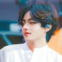 Kim Taehyung - hắn