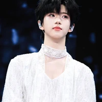 Trương Hàm Thụy_T