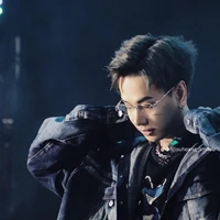 Lou Hoàng