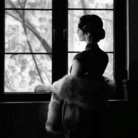 Tôn Nữ  Kim Anh /bà hội đồng hoàng/