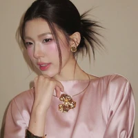 Nguyễn Lê Diễm Hằng(chị 5)