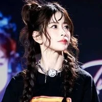 châu tuyết vân-chị cả