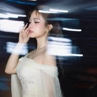 dương Hoàng Yến-nàng