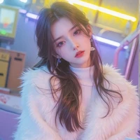 • Phạm Huỳnh Ly •