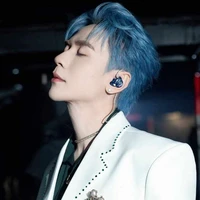 Lê Quang Hùng (phone)