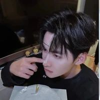 Huỳnh Hoàng Hùng - Hùng Huỳnh