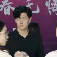 Đàn anh khối trên