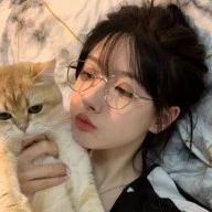 Nguyễn Hoàng Tú Vy - VyHannie