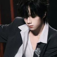 Vương Lỗ Kiệt ( L )