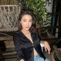 Faye Peraya ( chị cô)