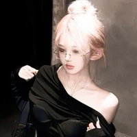 Trần Kim Anh [mẹ gã - hắn]