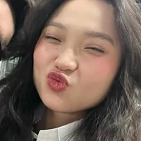 Phạm Nhung ( kem ) 