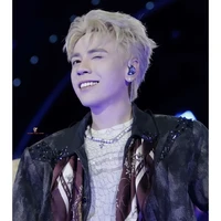 Quang Hùng (q.hồng)