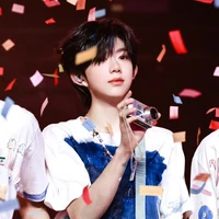 Trần Dịch Hằng _em