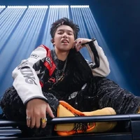 Nguyễn Xuân Bách - Hắn