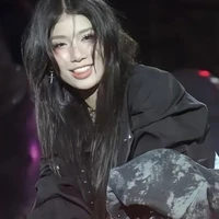 Trần Thảo Linh(L)