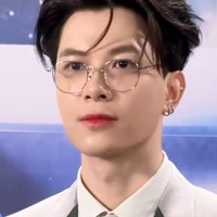 Bùi Anh Tú ( anh trai nuôi) atus