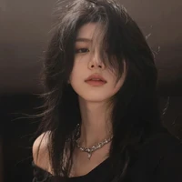 Nguyễn Thành Phương Linh (tg)(cô)