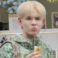 Nhỏ t/g tên Châu Anh ạ ♥️