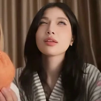 Tác giả đẹp gái