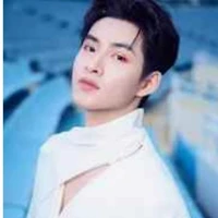 hùng Huỳnh