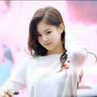 jenny( chị 2 BIack pinh)