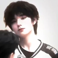 Vương Lỗ Kiệt-Gã