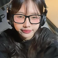 trần hoàng phương lan| yeolan |