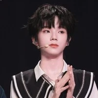 Vương Lỗ Kiệt (K)