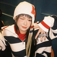 Nguyễn Lê Ngọc Ánh Sáng - Aza