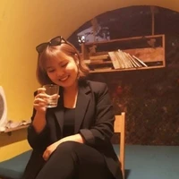 Aquarius (thợ lý của Faye)