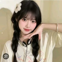 Lê Huyền Trâm (em gái Hùng )