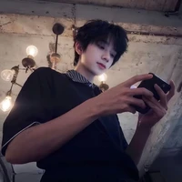 Vương Lỗ Kiệt(Lu)