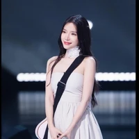 Nguyễn Hoàng Lan(nàng)