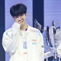 Elk (Triệu Gia Hào)