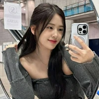 Lưu Thùy Ngân_bff9