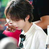 Hạ Tuấn Lâm_cậu