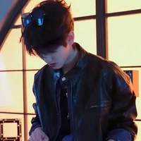 Tả Kỳ Hàm🦔(cậu)