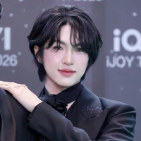 Phongsathron Sithipan ( Kim )