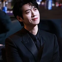 Hoàng Đức Khải ( ba em)