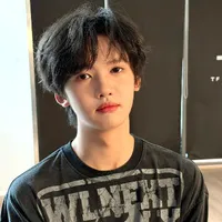 Trương Dịch Nhiên (N)