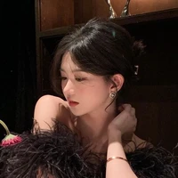 Ngọc Tuyết Linhೄྀ_Reina Shiyuu