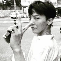 Quyền Chí Long - JiYong