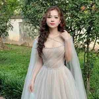 Dương Hoàng Yến//T//