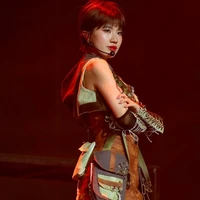 Nguyễn Diệu Huyền(chị)