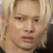 trói em vào cột giường 