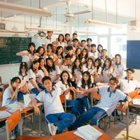 Cả lớp〔- những người cần trừ〕