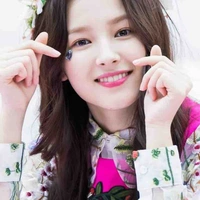 Kim Nancy (em Hắn)