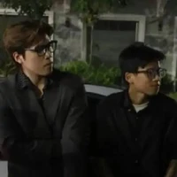 cả hai