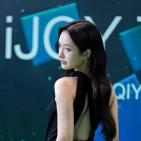 Kiran Pansa (chị)